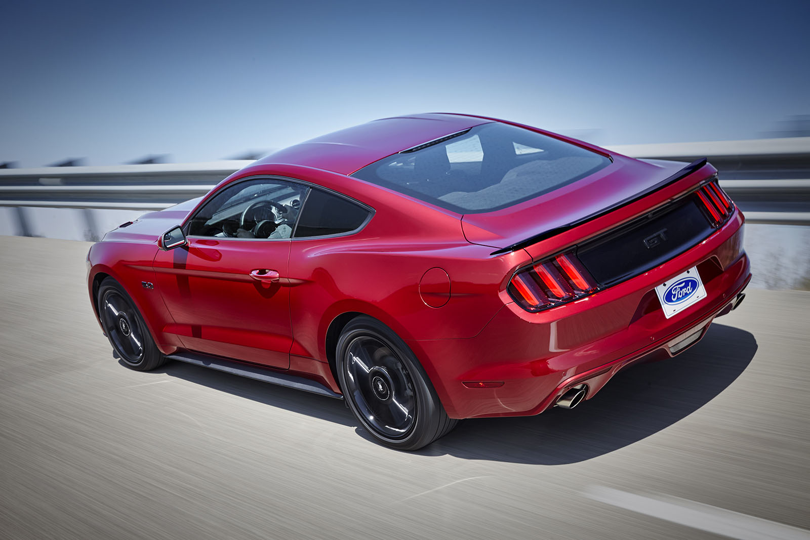PASMAG 2016 Ford Mustang GT Black Package 02