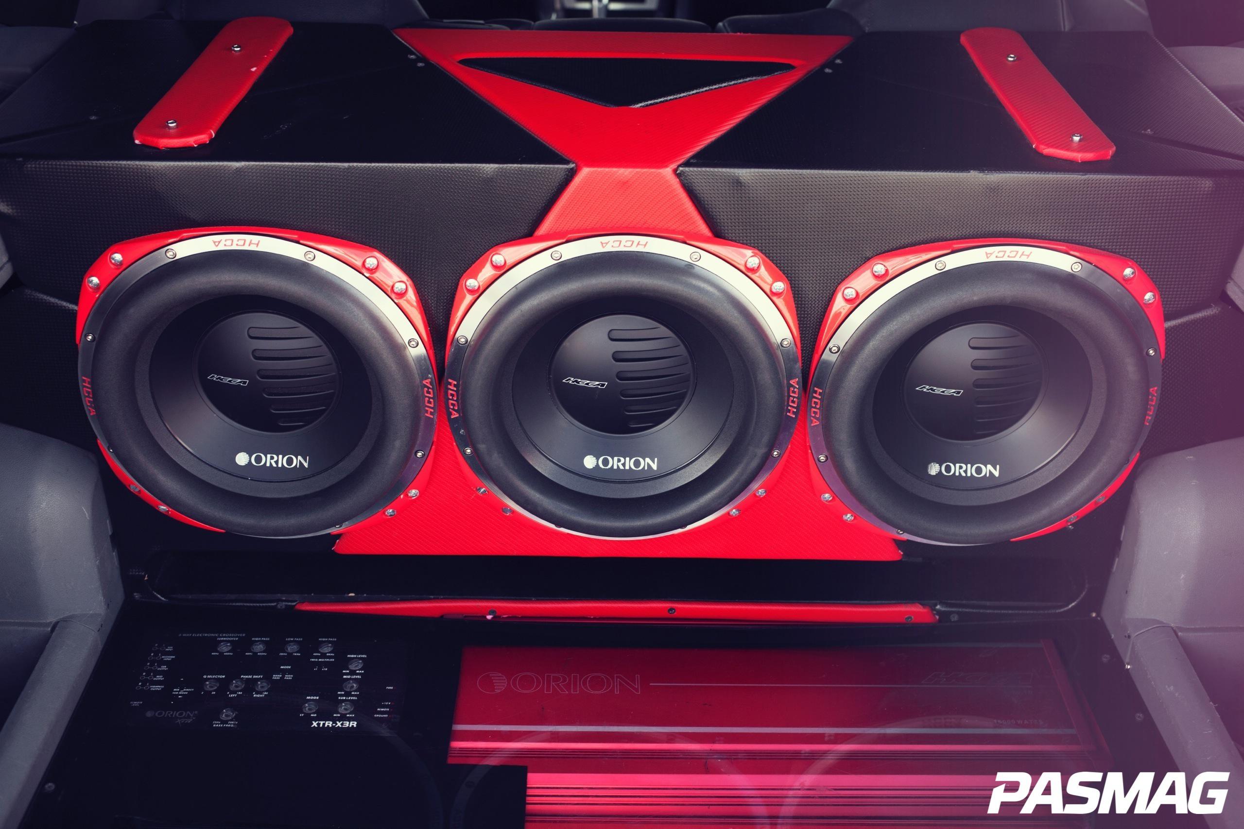 Magnum Opus - Orion Car Audio's Dodge Magnum SXT