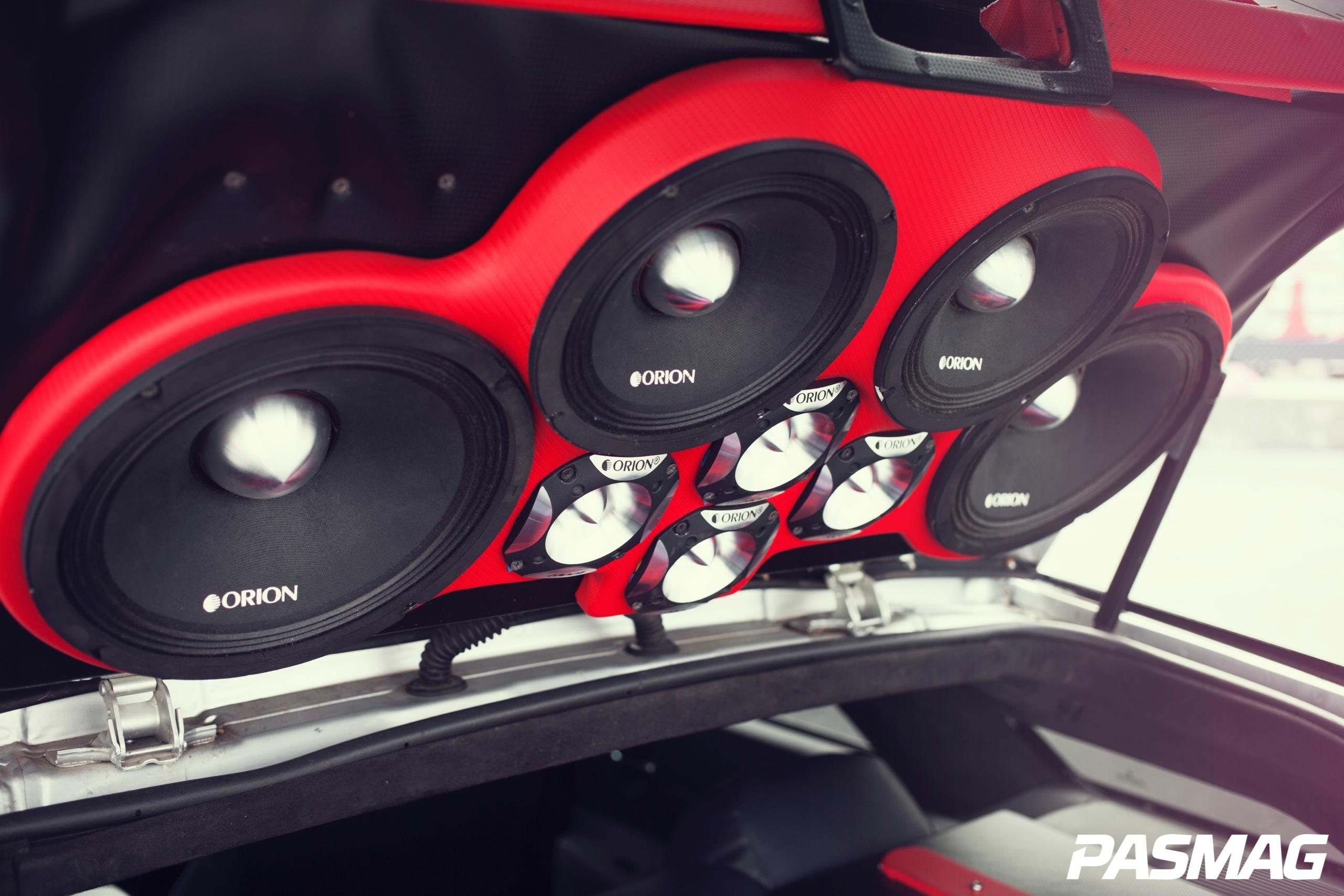 Magnum Opus - Orion Car Audio's Dodge Magnum SXT