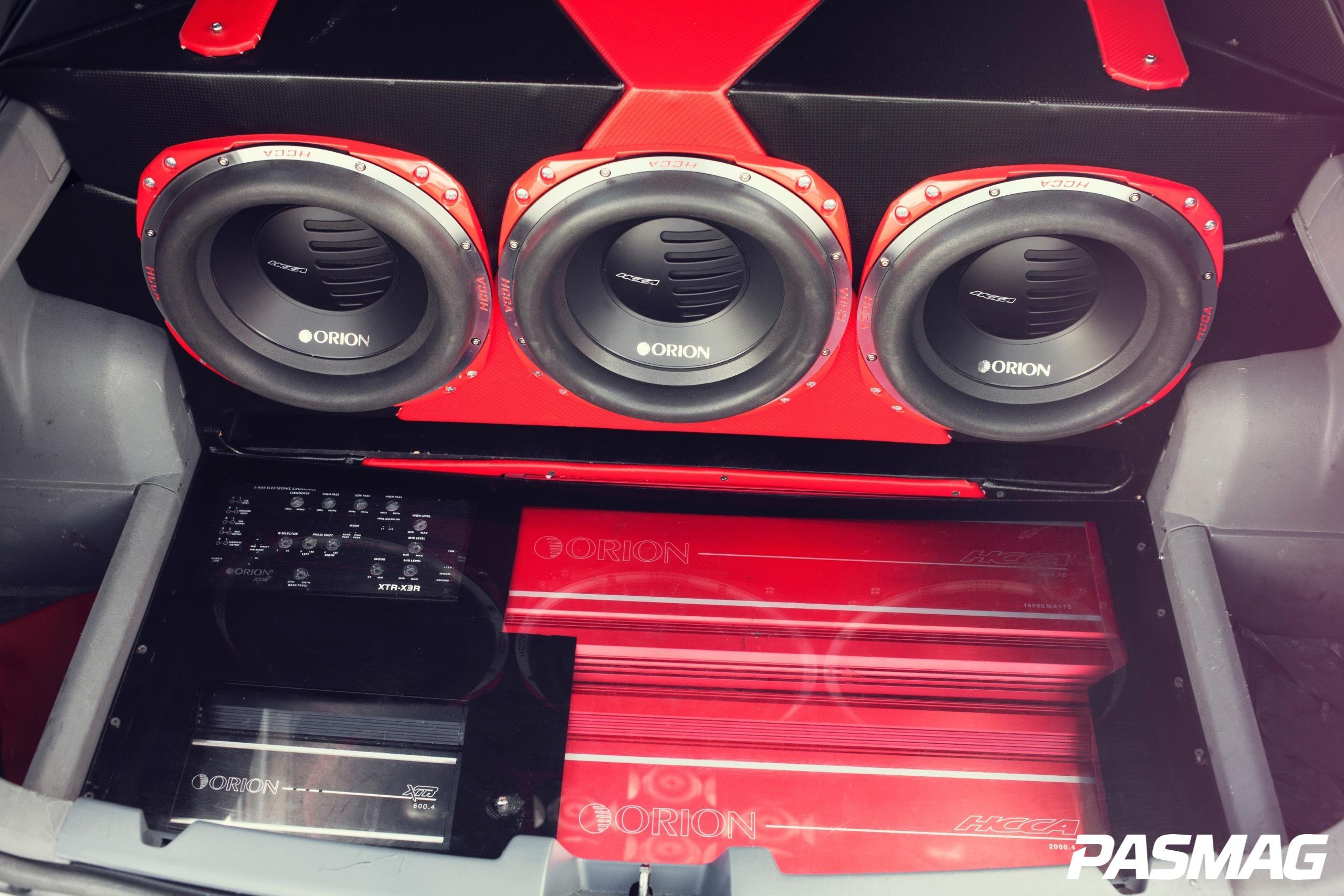 Magnum Opus - Orion Car Audio's Dodge Magnum SXT