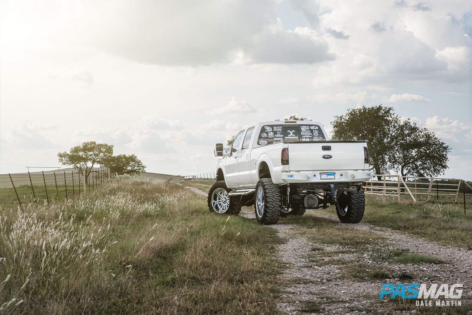 Complete Customs F-250 Cover Truck 18