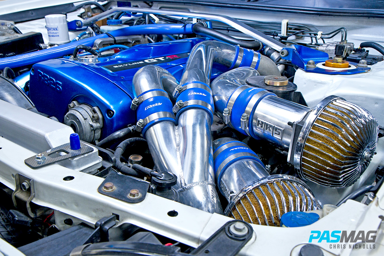 Takeros Autech 1998 Nissan Stagea 260RS PASMAG Engine bay close up