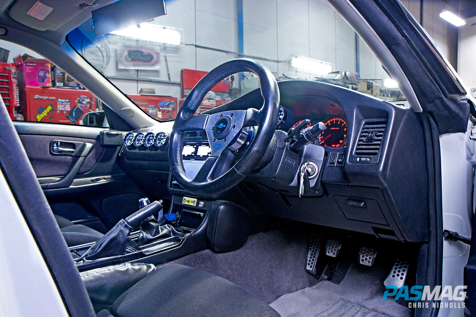 Takeros Autech 1998 Nissan Stagea 260RS PASMAG Interior driver side