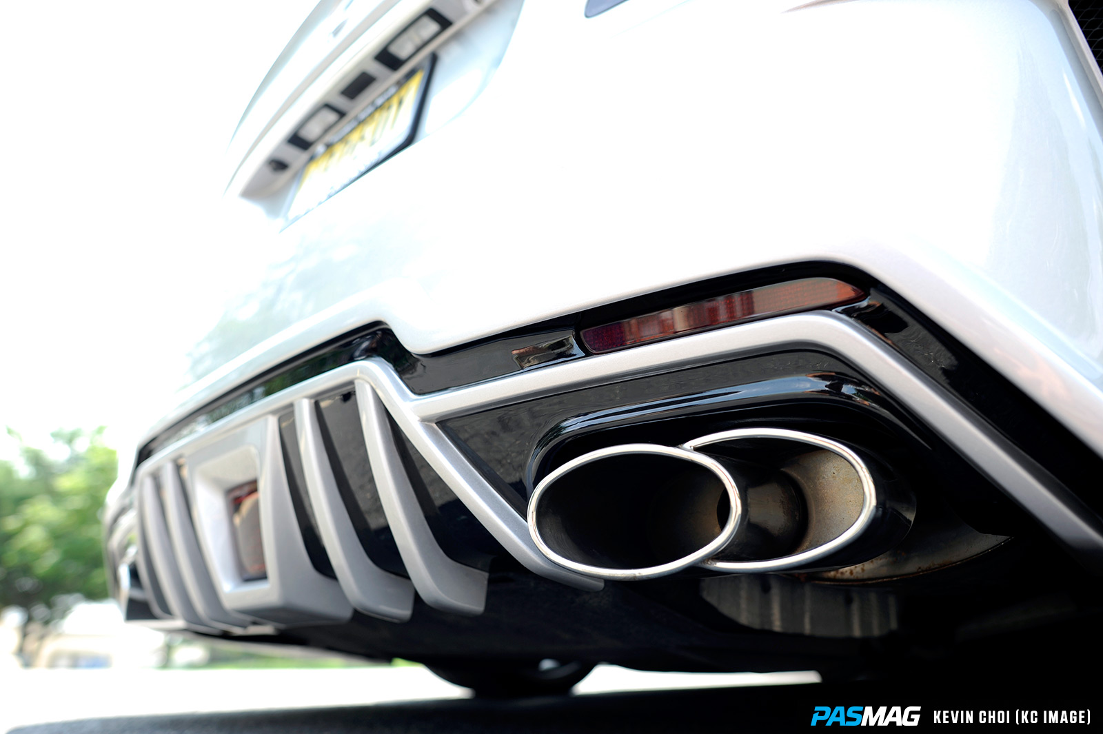 Mark Yuen 2007 Lexus LS460 PASMAG 11