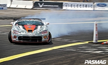 Break-Neck Style: Dean Kearney's Oracle Lighting Dodge Viper
