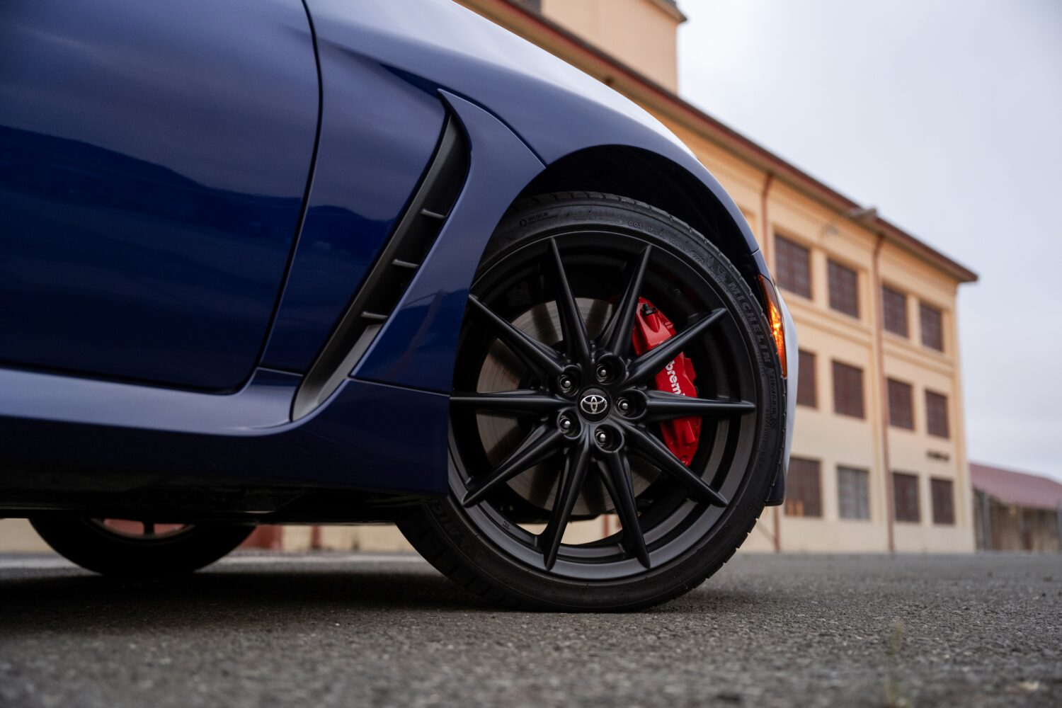 2027 Toyota GR86 Premium TruenoBlue 015 1500x1000