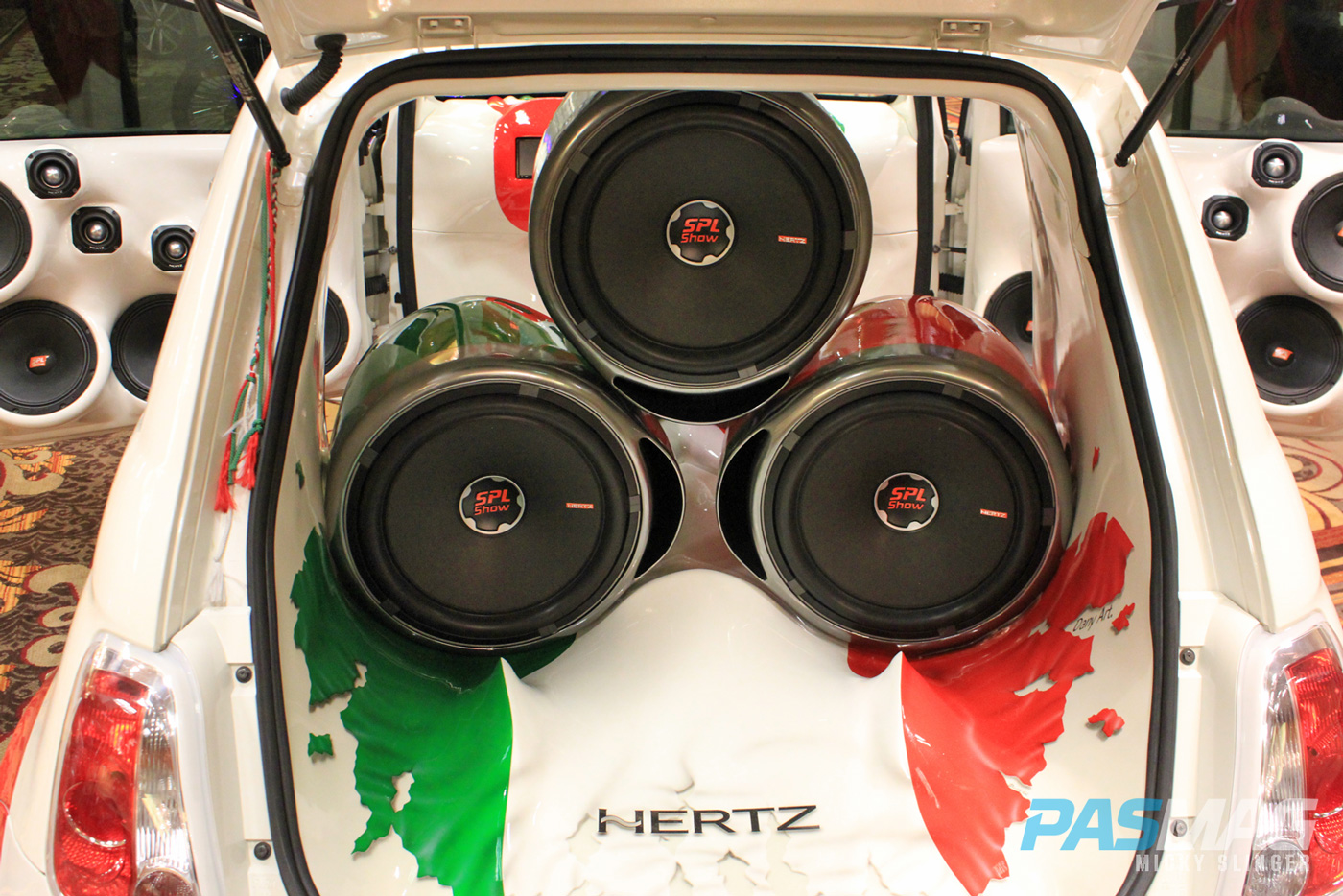 PASMAG CES 2015 Las Vegas NV Hertz SPL Show Subwoofers Fiat