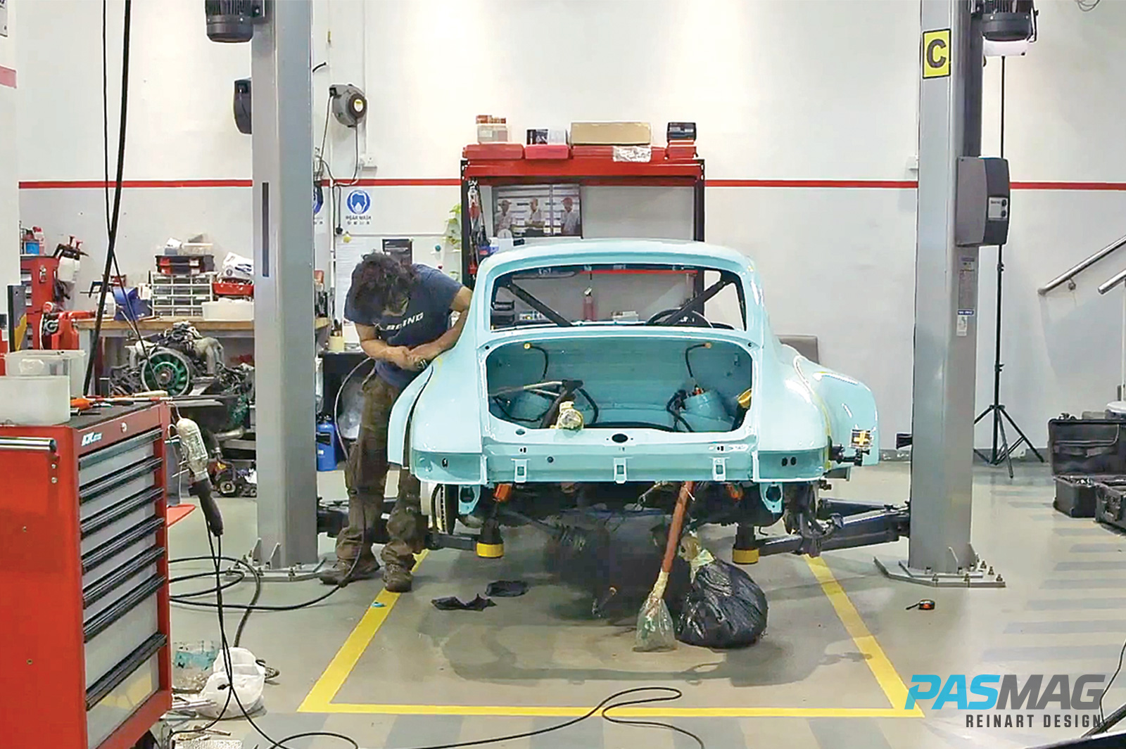 ReinART.Design 1990 Porsche 911 964: RWB HK Tiffany (Photo Provided by ReinART.Design)