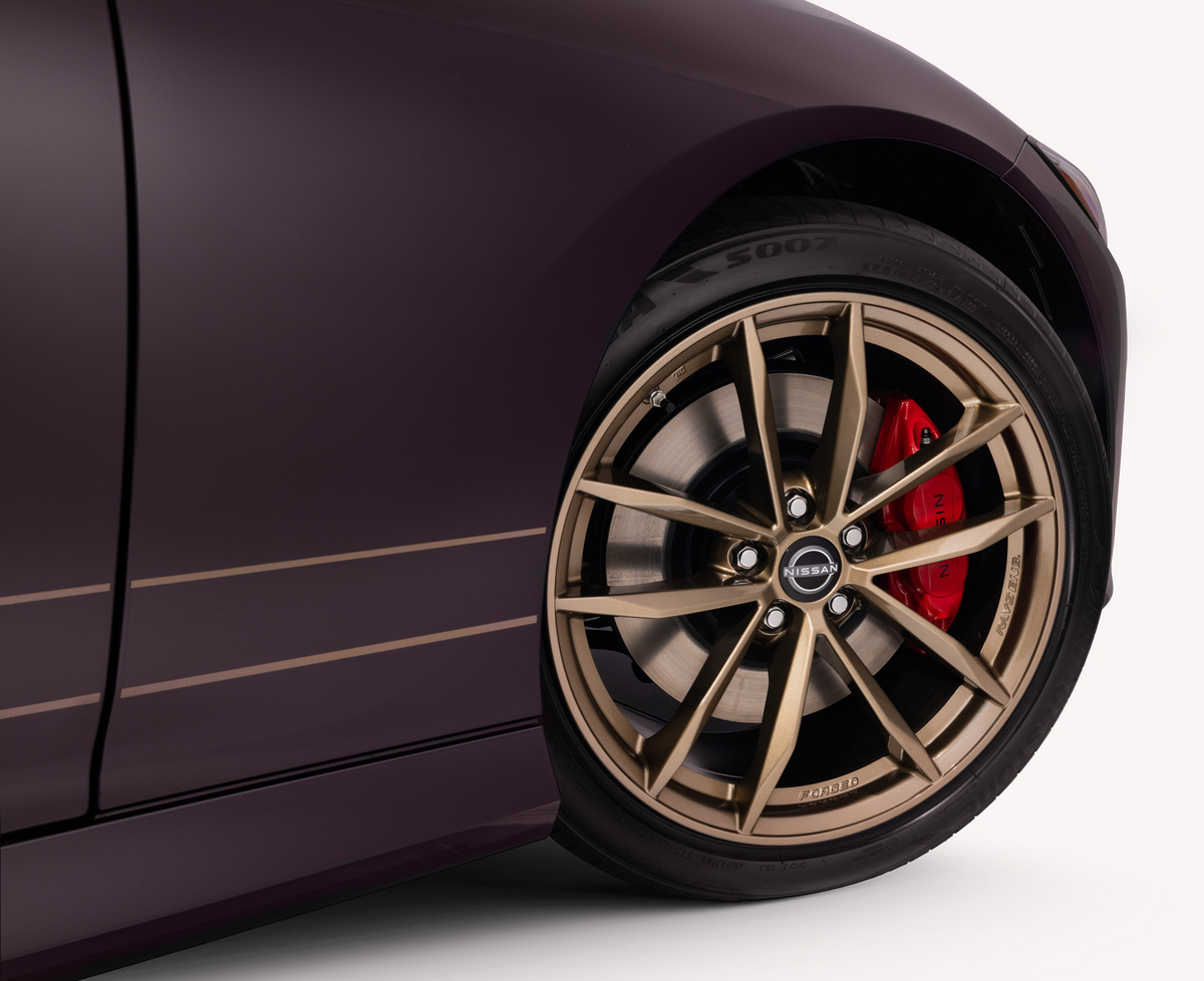 The 2026 Nissan Z Heritage Edition 7
