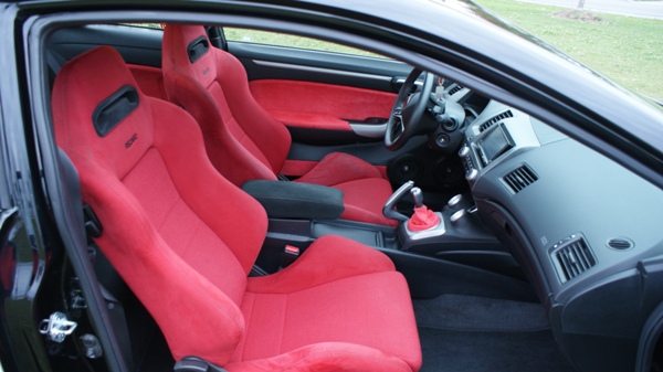 2006_Honda_Civic_Si_Coupe_Inside