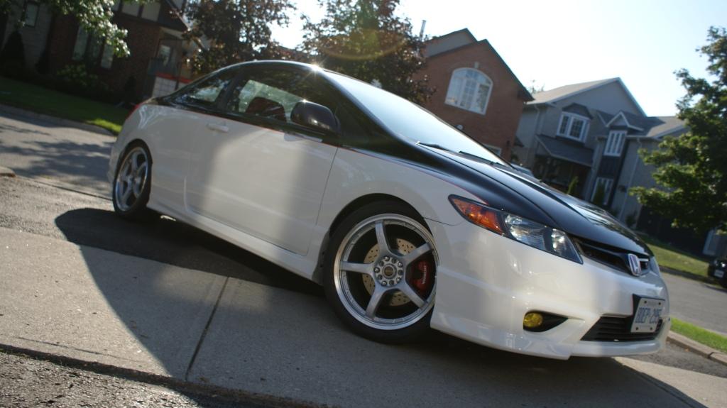2006_Honda_Civic_Si_Coupe_Side