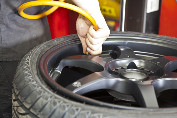 Project Forte: KIA Forte Coupe - Konig Rim and Sailun Tire Install